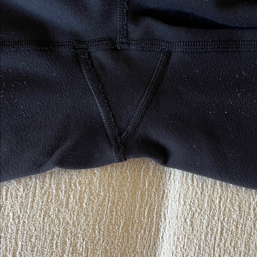 Lululemon Cropped Black Leggings EUC Size 6 - Picture 6 of 8